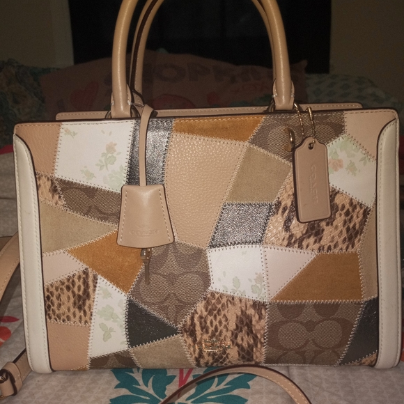 2 Coach Purses. 1 Medium Purse, & A Small Purse - Picture 5 of 7